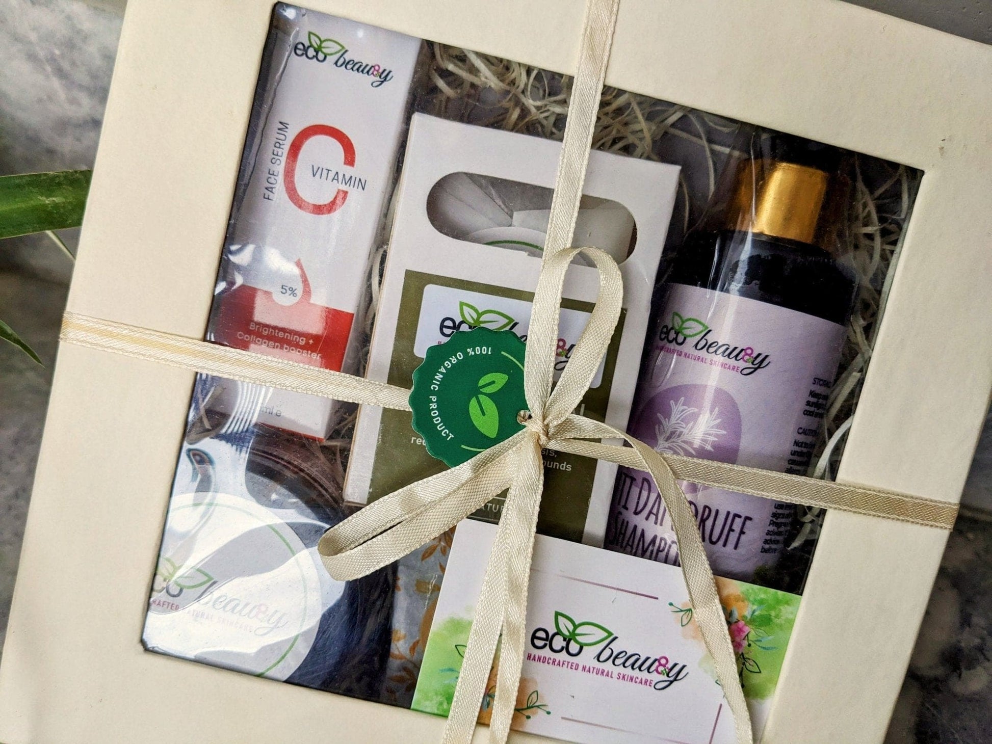 Customize gift box of organic skin-care products ecobeau8y